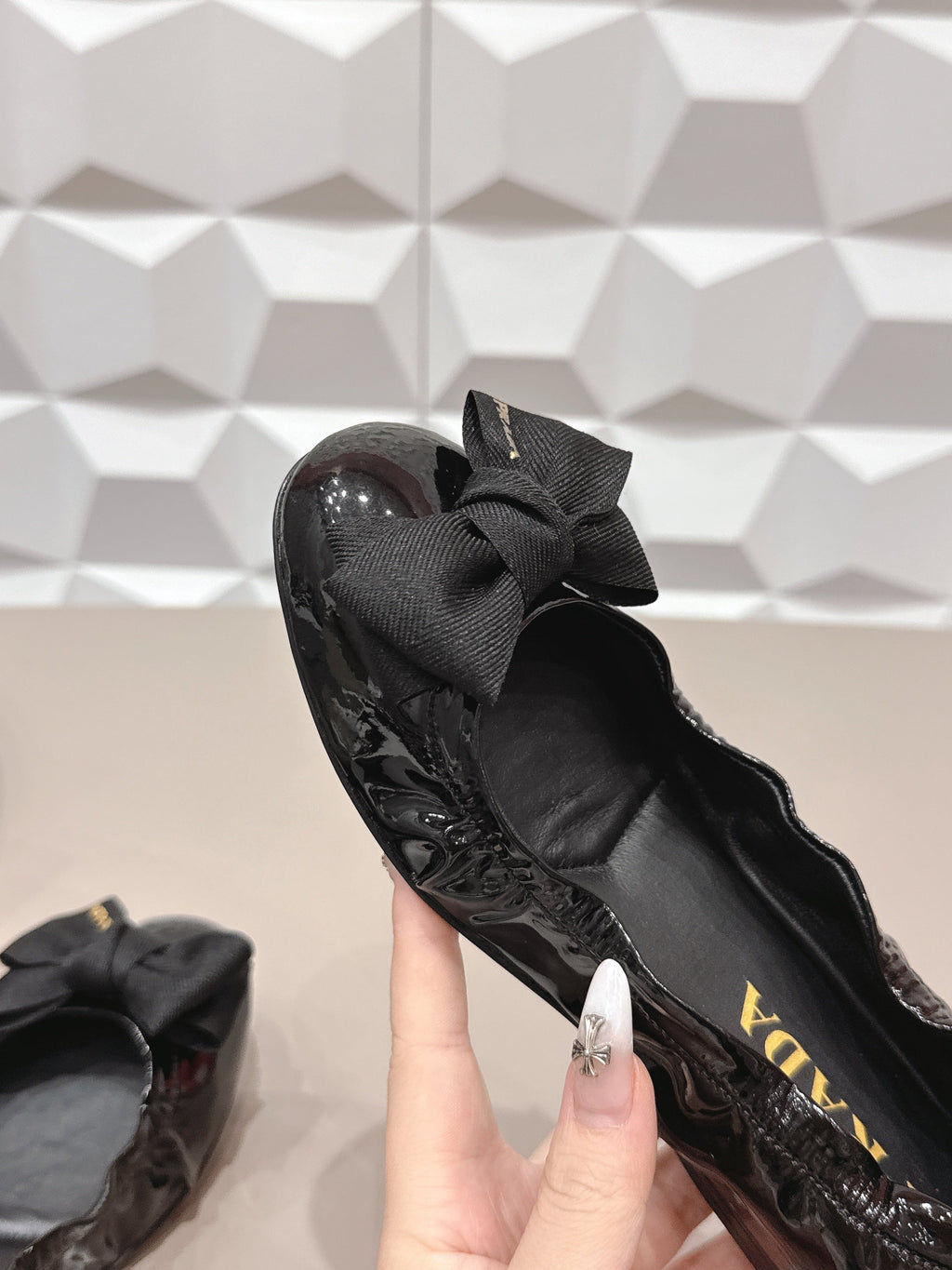 PRADA 26S ROUND TOE FLATS WITH BOW IN BLACK PATENT CALFSKIN