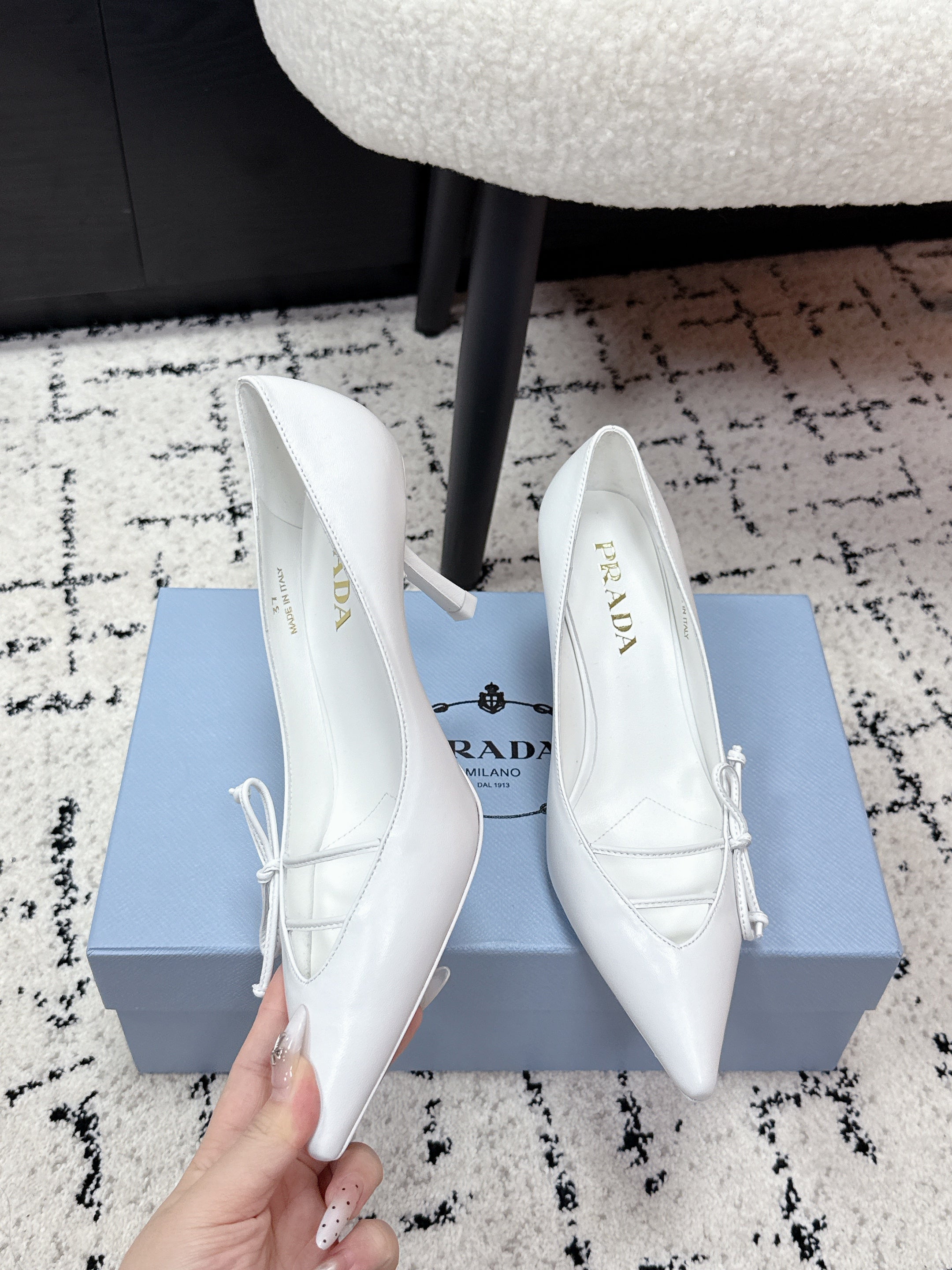 PRADA 26S POINTED-TOE HIGH HEELS 75MM IN WHITE CALFSKIN