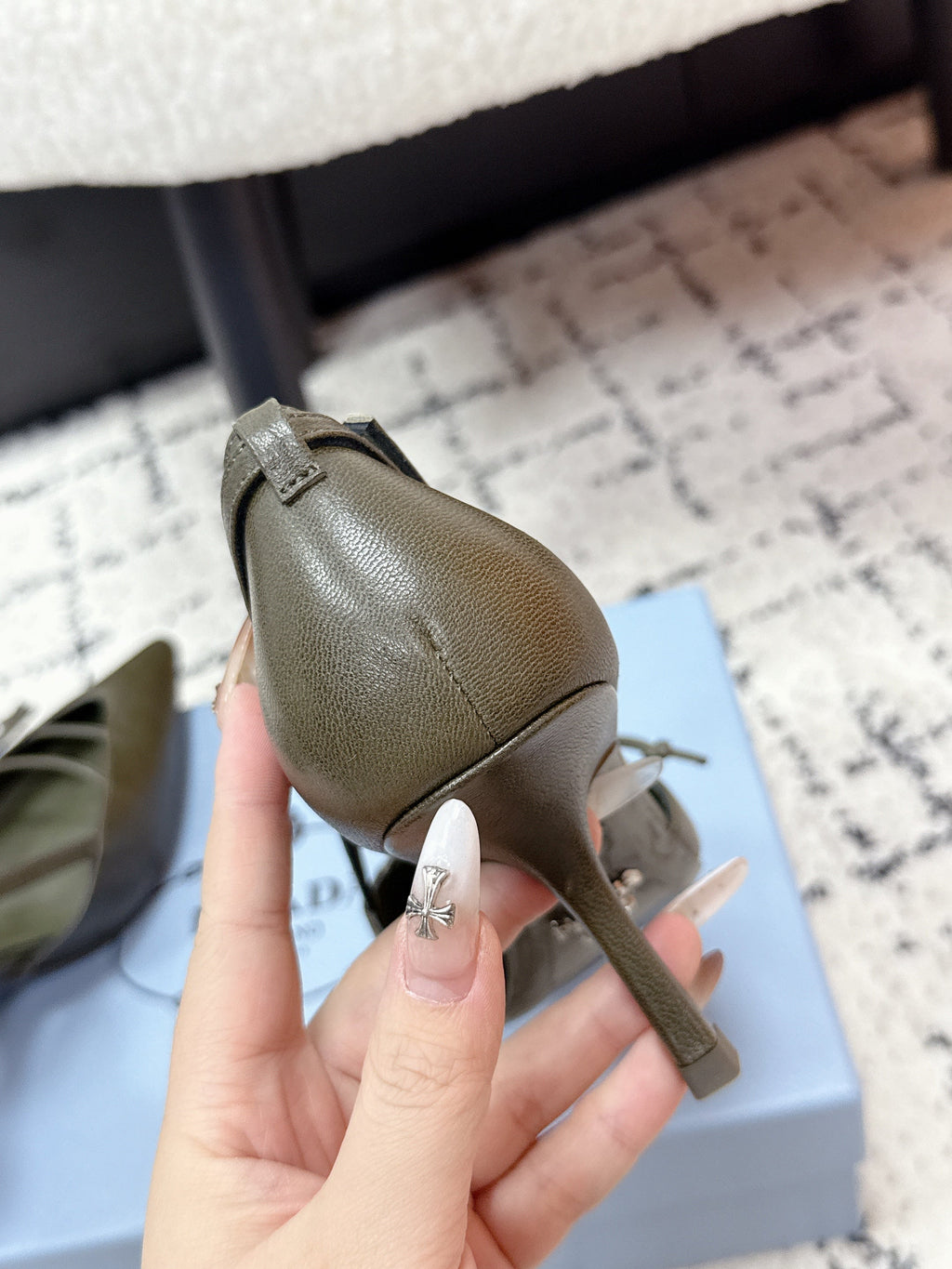 PRADA 26S POINTED-TOE HIGH HEELS 75MM IN OLIVE BROWN CALFSKIN WITH BOW
