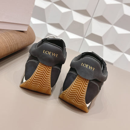 LOEWE 26S FLOW RUNNER SNEAKER IN BLACK CALFSKIN AND SUEDE STYLE 6