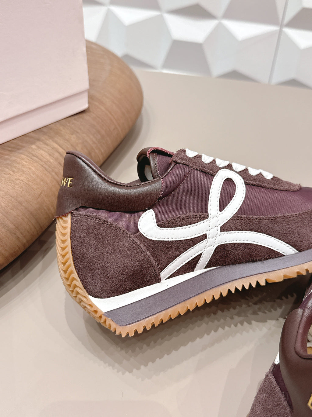LOEWE 26S FLOW RUNNER SNEAKER IN DARK BROWN AND WHITE SUEDE AND CALFSKIN