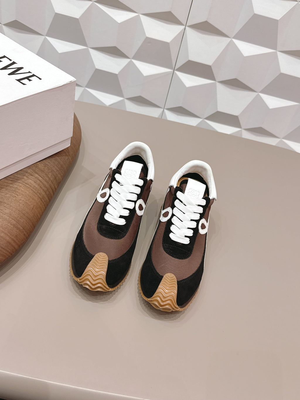 LOEWE 26S FLOW RUNNER SNEAKER IN BLACK AND DARK BROWN SUEDE AND WHITE CALFSKIN