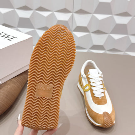 LOEWE 26S FLOW RUNNER SNEAKER IN CARAMEL BROWN AND WHITE SUEDE AND WHITE CALFSKIN