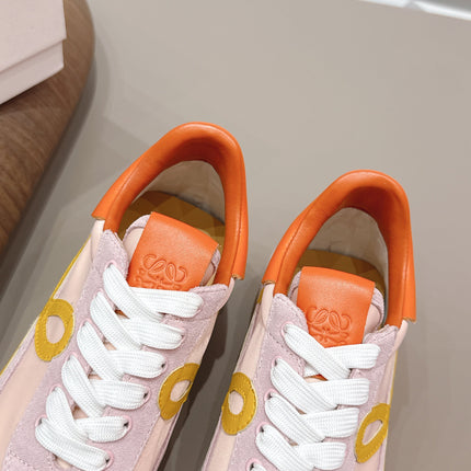 LOEWE 26S FLOW RUNNER SNEAKER IN LIGHT PINK SUEDE AND ORANGE CALFSKIN