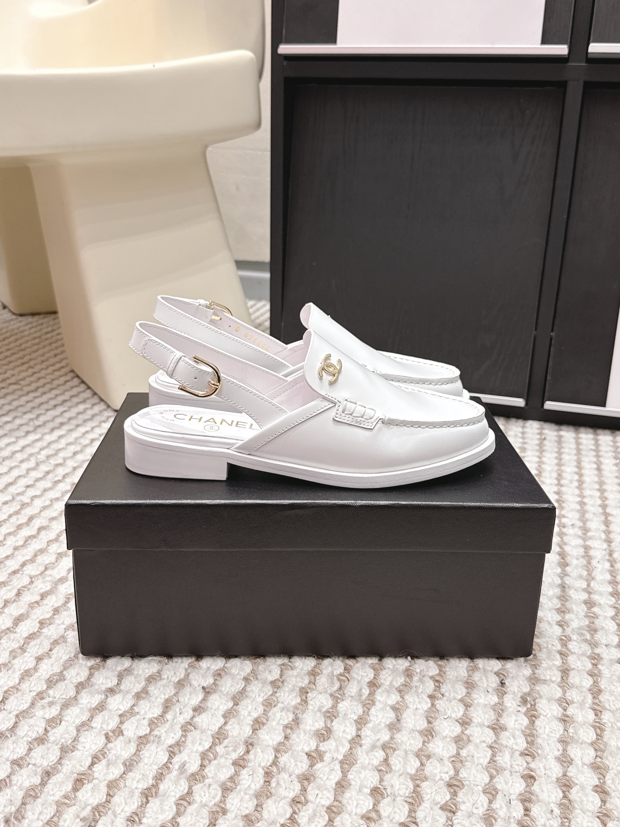 CHANEL 26S SLINGBACK LOAFERS IN WHITE GLOSSY CALFSKIN
