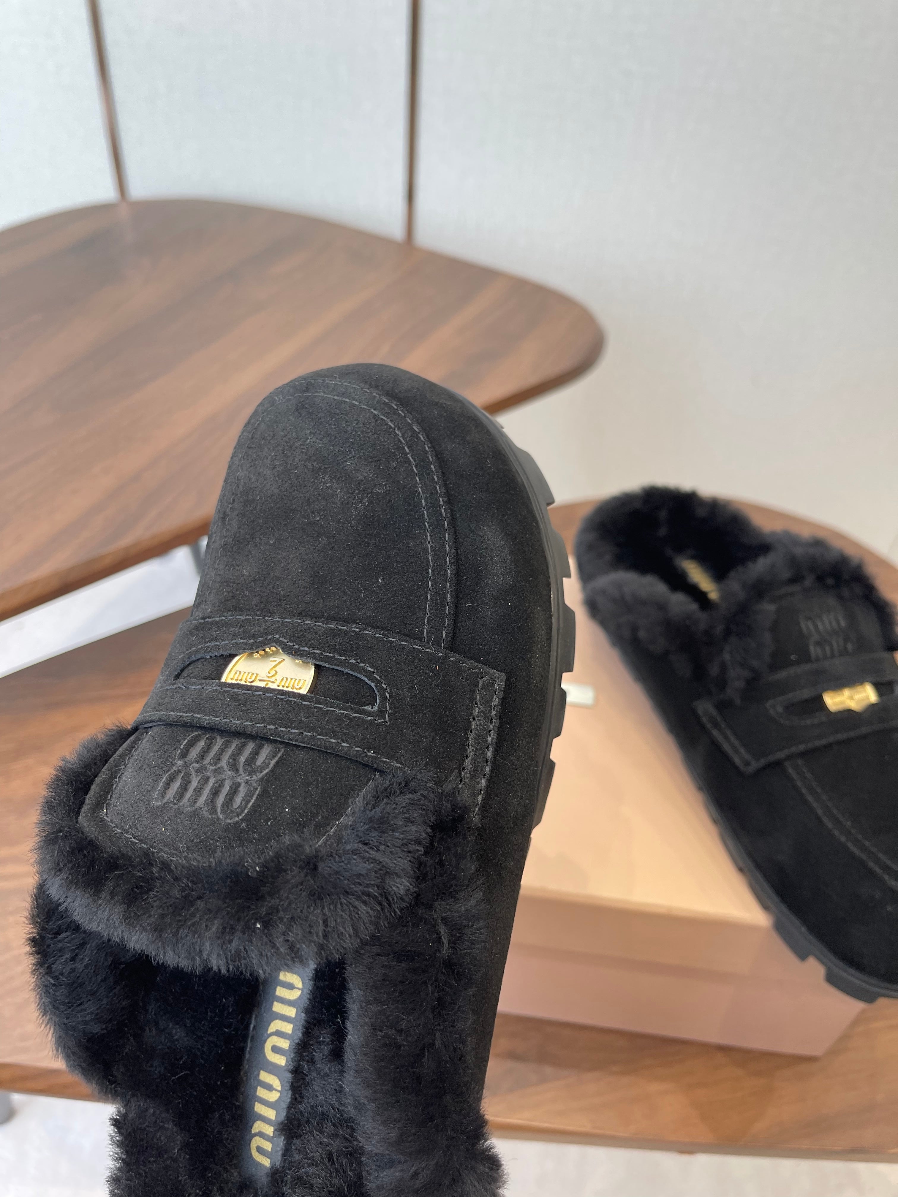MIUMIU 25S MULES SLIPPERS SHEEPWOOL IN BLACK SUEDE