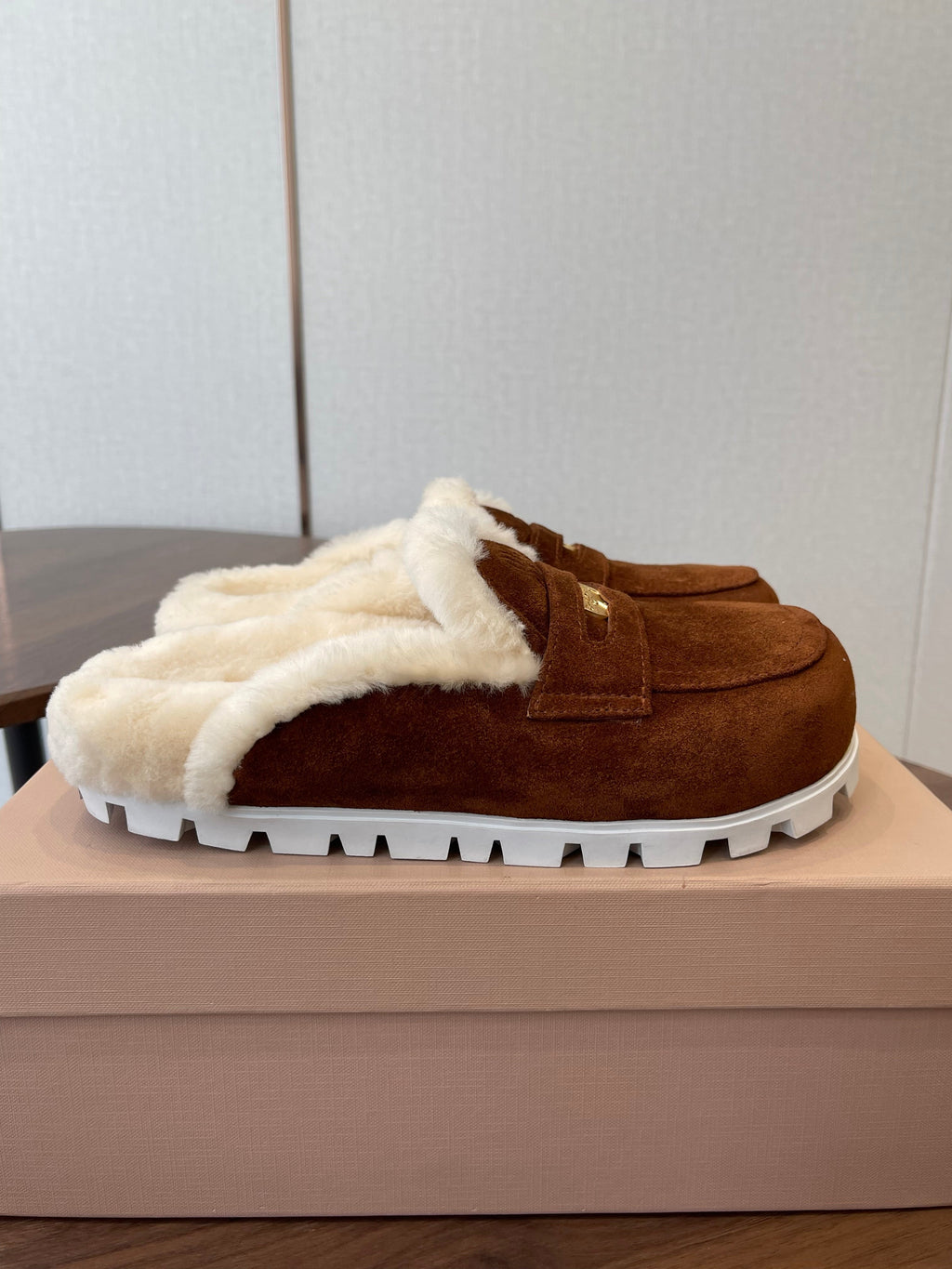 MIUMIU 25S MULES SLIPPERS SHEEPWOOL IN DARK BROWN SUEDE