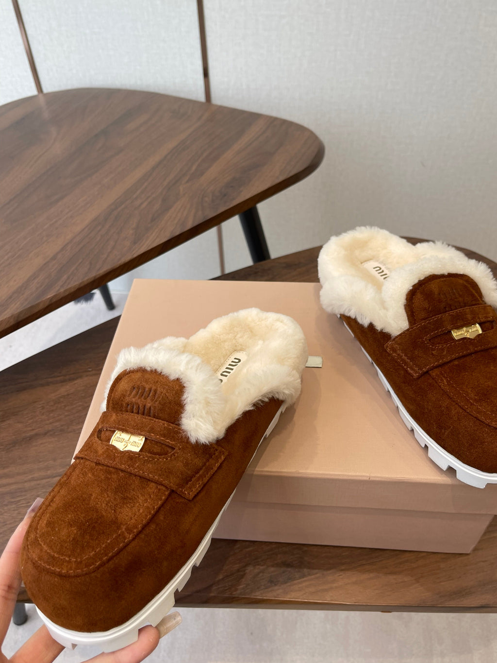 MIUMIU 25S MULES SLIPPERS SHEEPWOOL IN DARK BROWN SUEDE