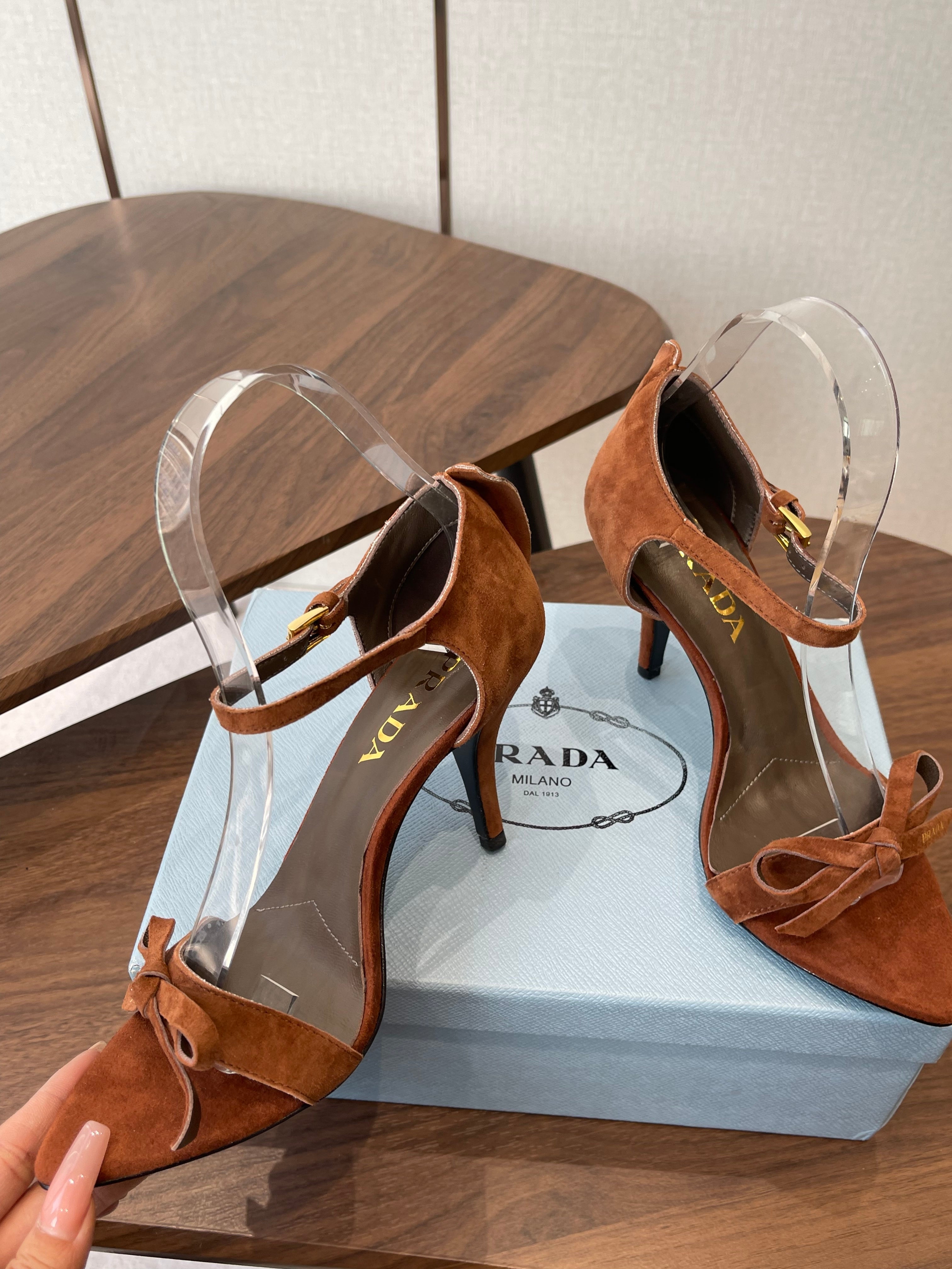 PRADA 26S HIGH HEEL SANDALS 85MM IN CARAMEL BROWN SUEDE WITH BOW