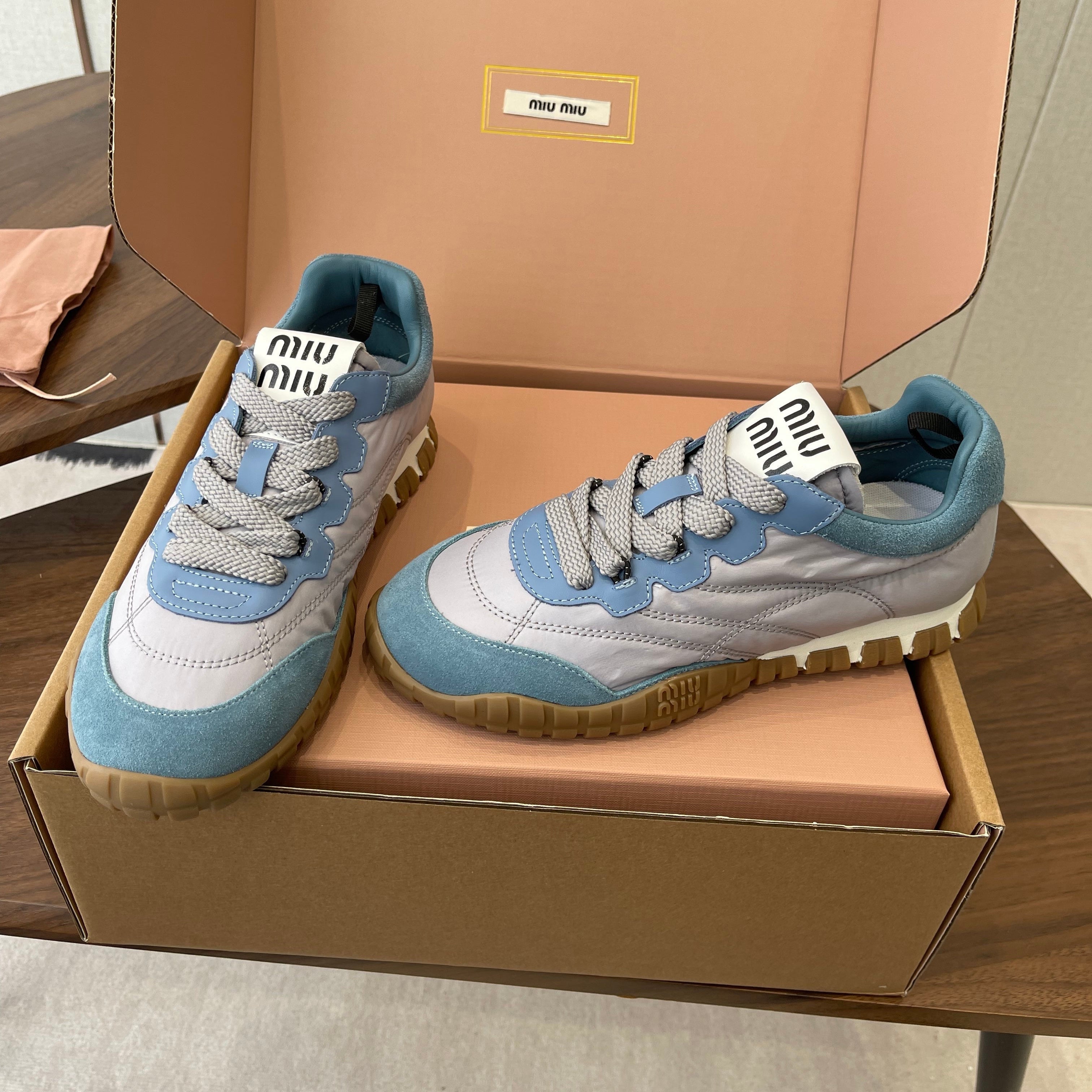 MIUMIU 26S SNEAKERS IN LIGHT GRAY AND BLUE FABRIC AND SUEDE