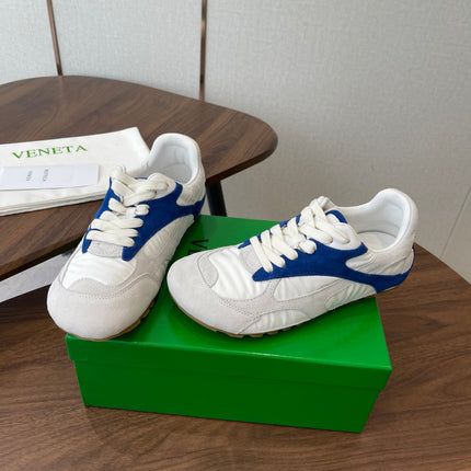 BOTTEGA VENETA 26S ORBIT FLASH SNEAKERS IN WHITE AND BLUE SUEDE
