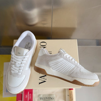 VALENTINO 25S GARAVANI FREEDOTS SNEAKERS IN BEIGE SUEDE AND WHITE LAMBSKIN