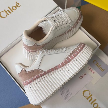 CHLOÉ 26S WEDGE SNEAKERS 70 MM IN WHITE CALFSKIN AND LIGHT PINK SUEDE