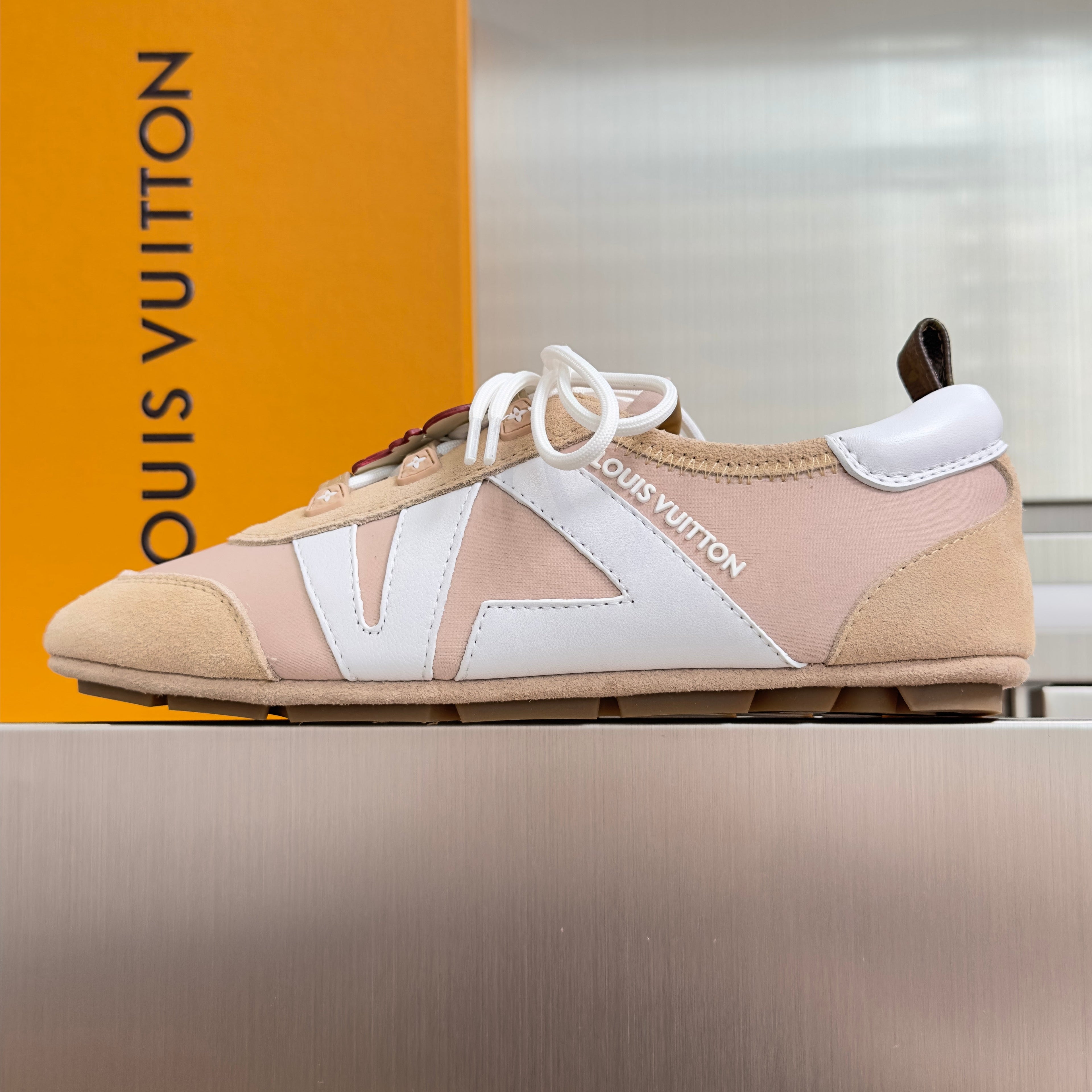 LV 26S SNEAKERINA SNEAKERS IN LIGHT PINK FABRIC AND SUEDE