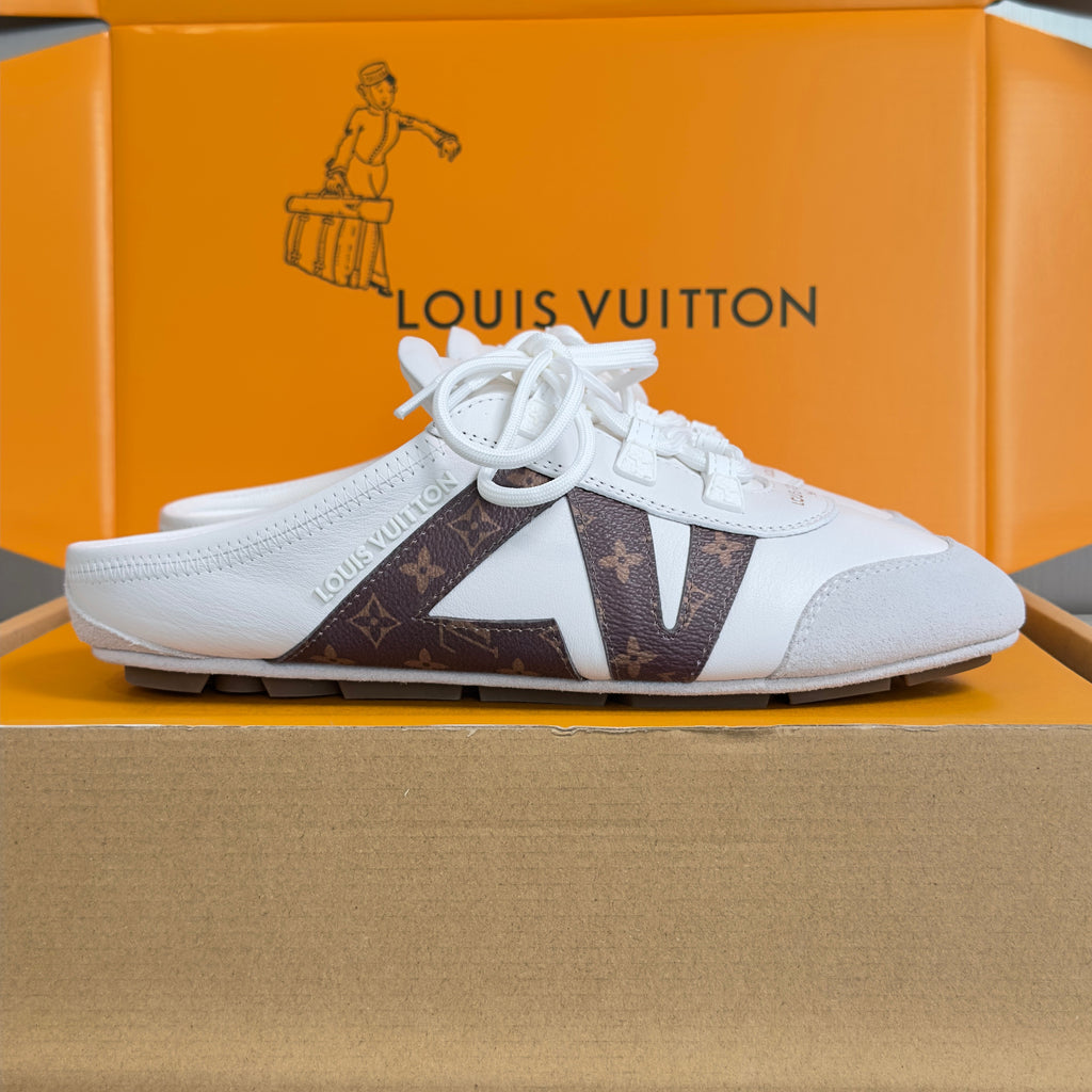 LV 26S LACE UP MULE SNEAKERS IN WHITE CALFSKIN AND BROWN MONOGRAM CANVAS