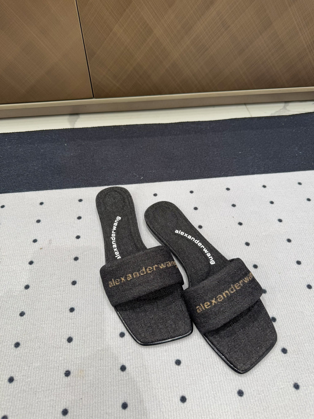 VY POOL SANDAL IN BLACK DENIM