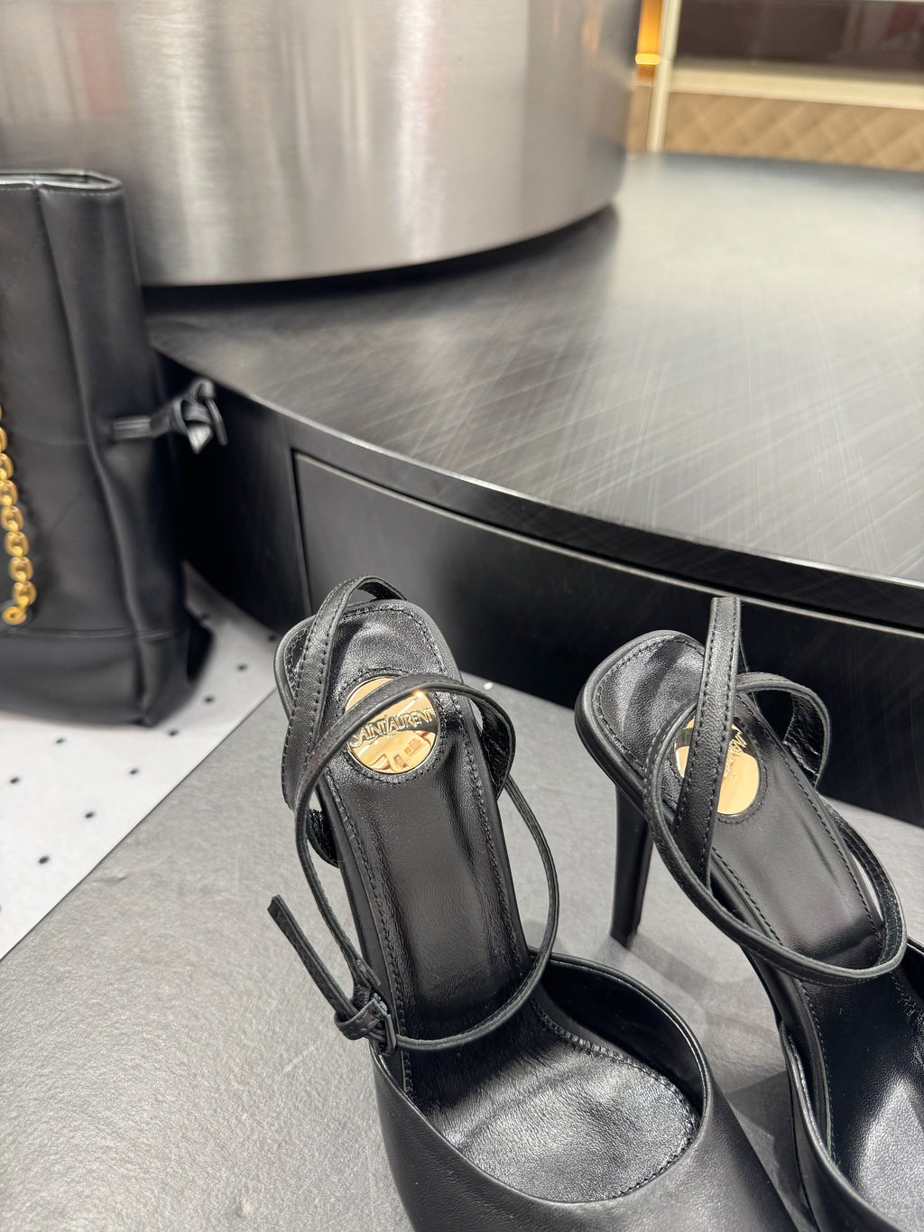YSL 26S SQUARE-TOE HIGH HEELS 105 MM IN BLACK CALFSKIN