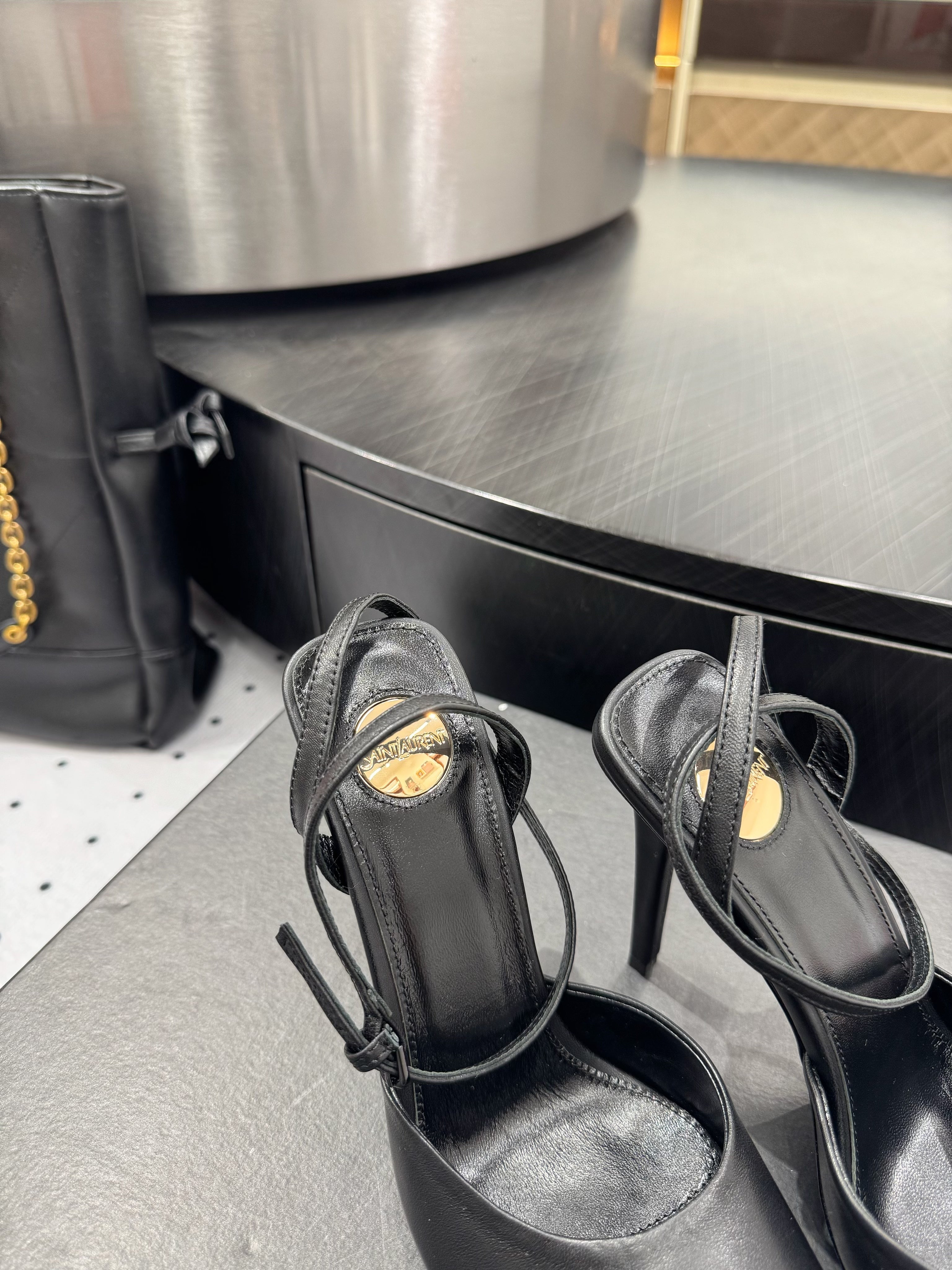 YSL 26S SQUARE-TOE HIGH HEELS 105 MM IN BLACK CALFSKIN