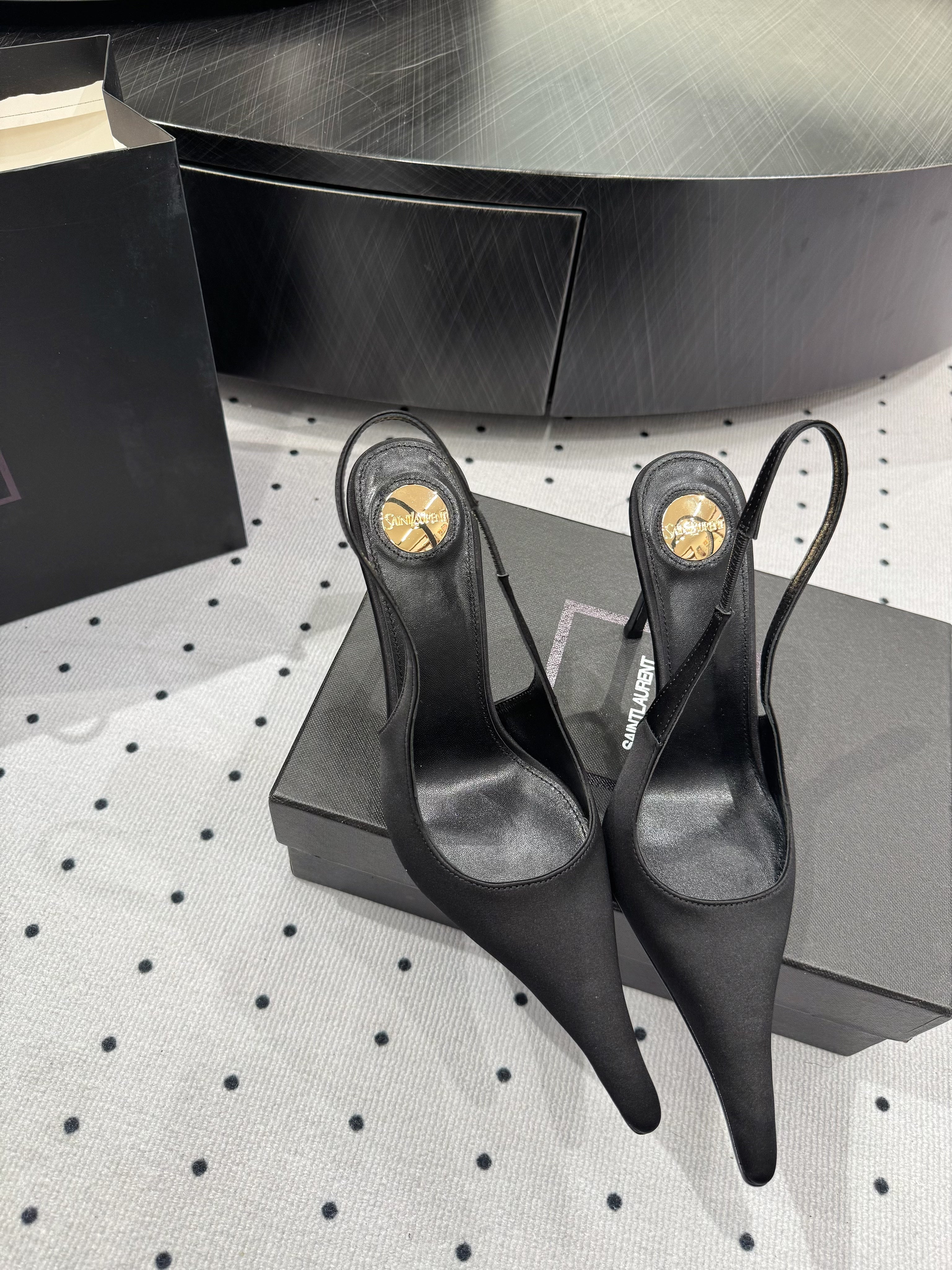 YSL 26S POINTED-TOE SLINGBACK HEELS 105 MM IN BLACK SATIN