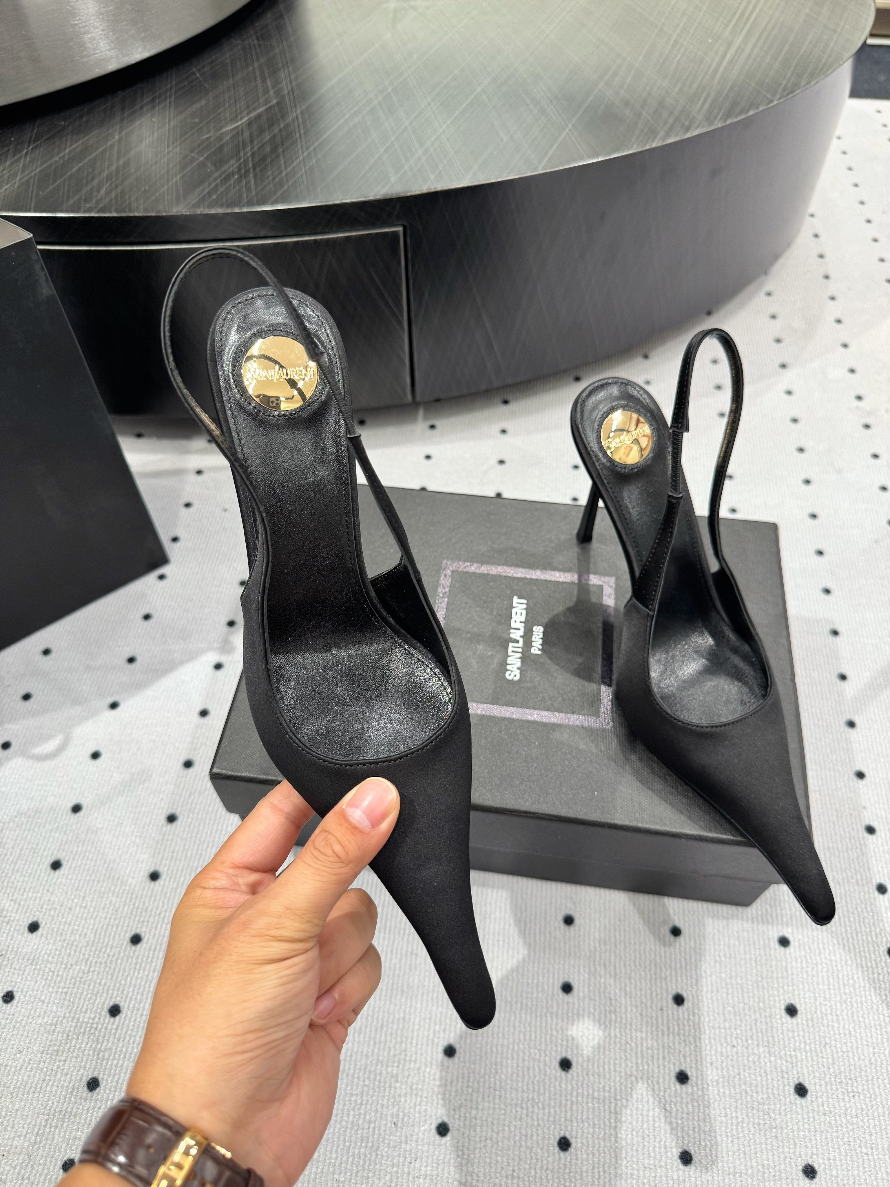 YSL 26S POINTED-TOE SLINGBACK HEELS 105 MM IN BLACK SATIN