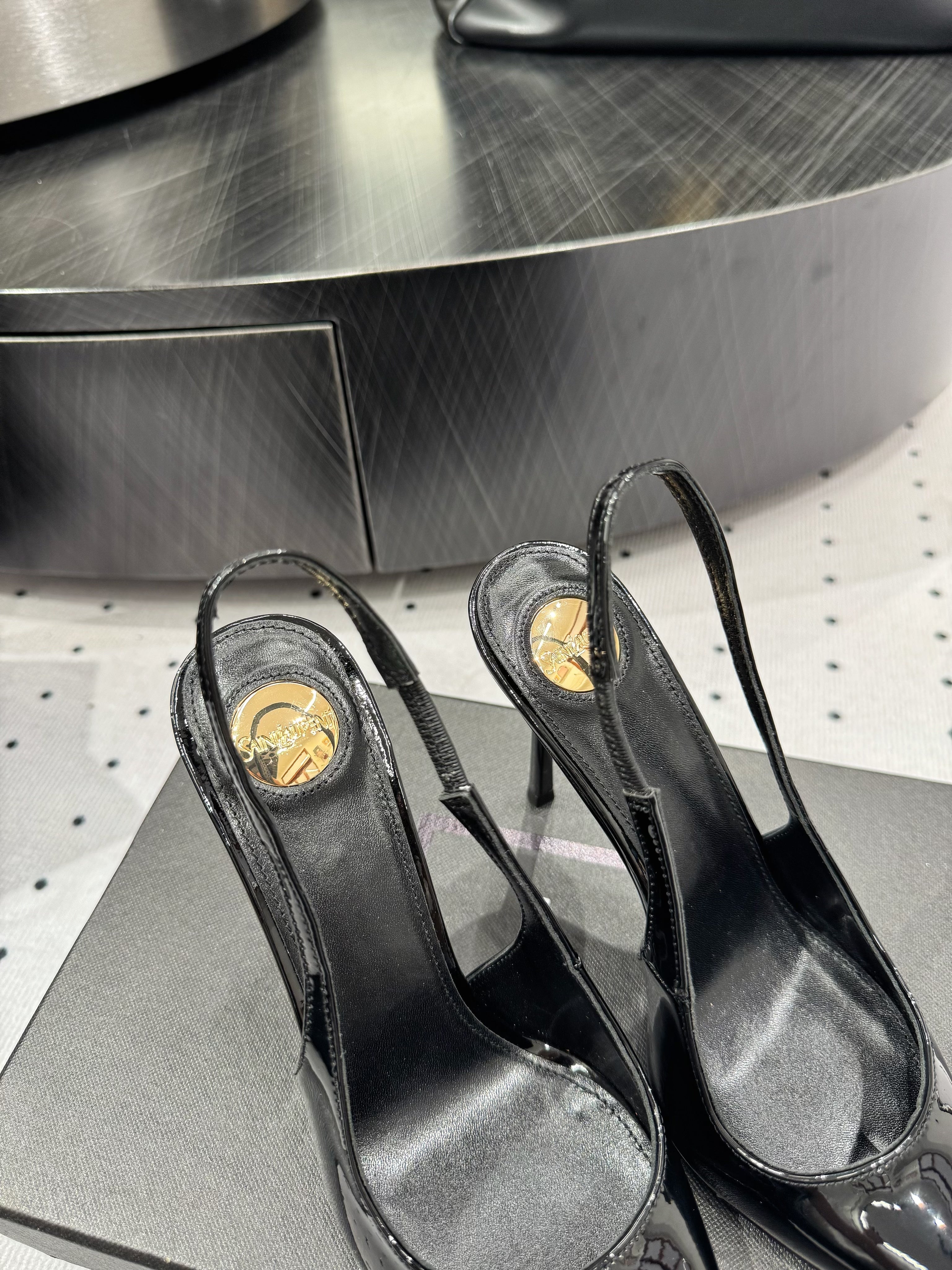 YSL 26S POINTED-TOE SLINGBACK HEELS 105 MM IN BLACK PATENT CALFSKIN STYLE 1