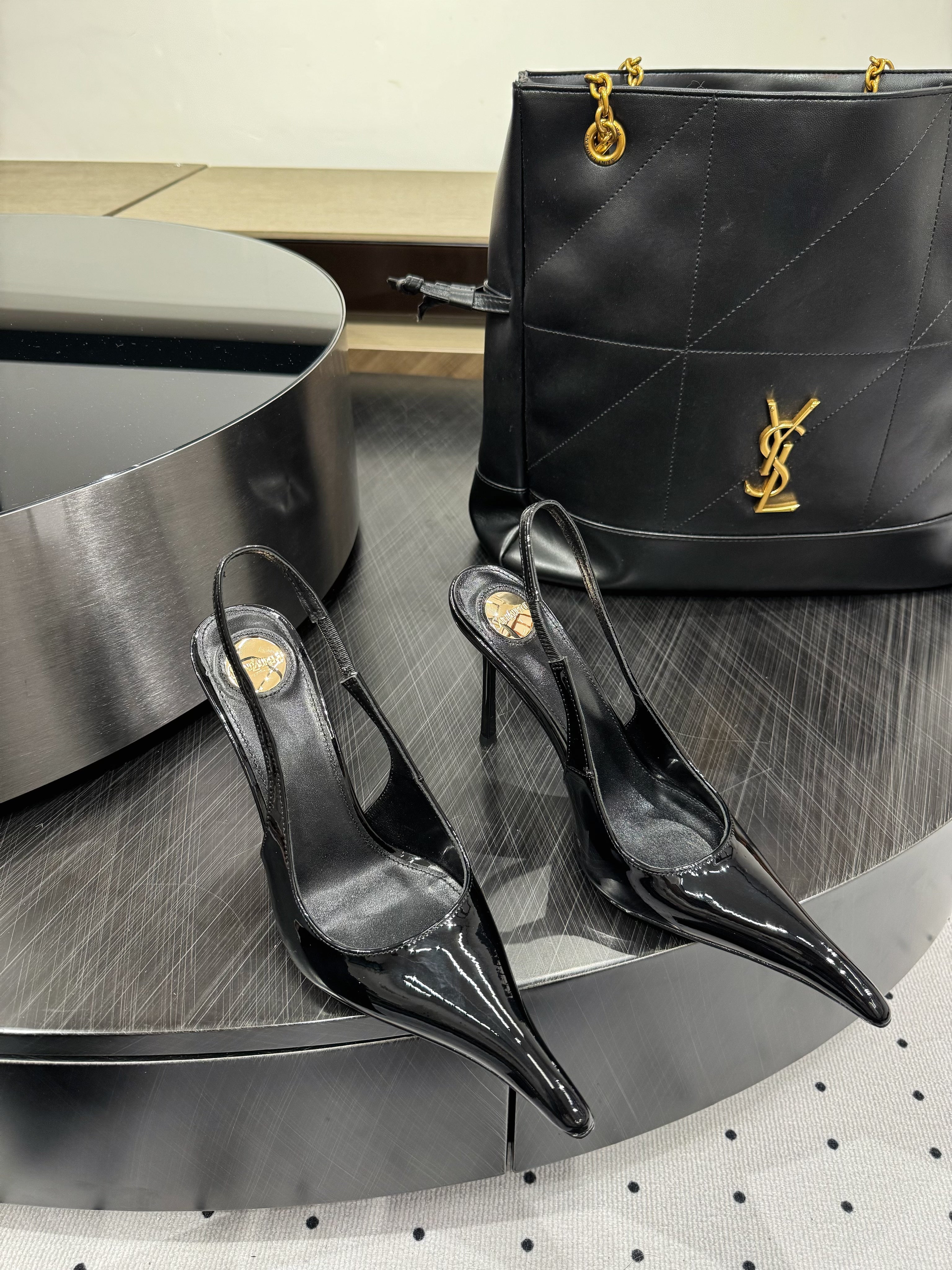 YSL 26S POINTED-TOE SLINGBACK HEELS 105 MM IN BLACK PATENT CALFSKIN STYLE 1