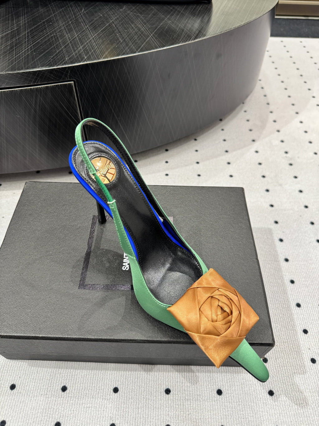 YSL 26S SLINGBACK HEELS 105 MM IN LIGHT BROWN AND GREEN SATIN