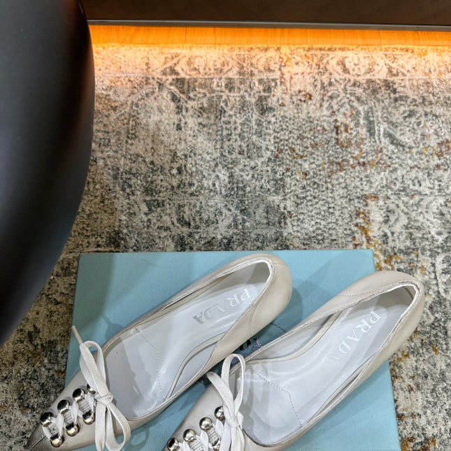 PRADA 26S POINTED TOE LACE UP STUDDED PUMPS 55MM IN WHITE CALFSKIN