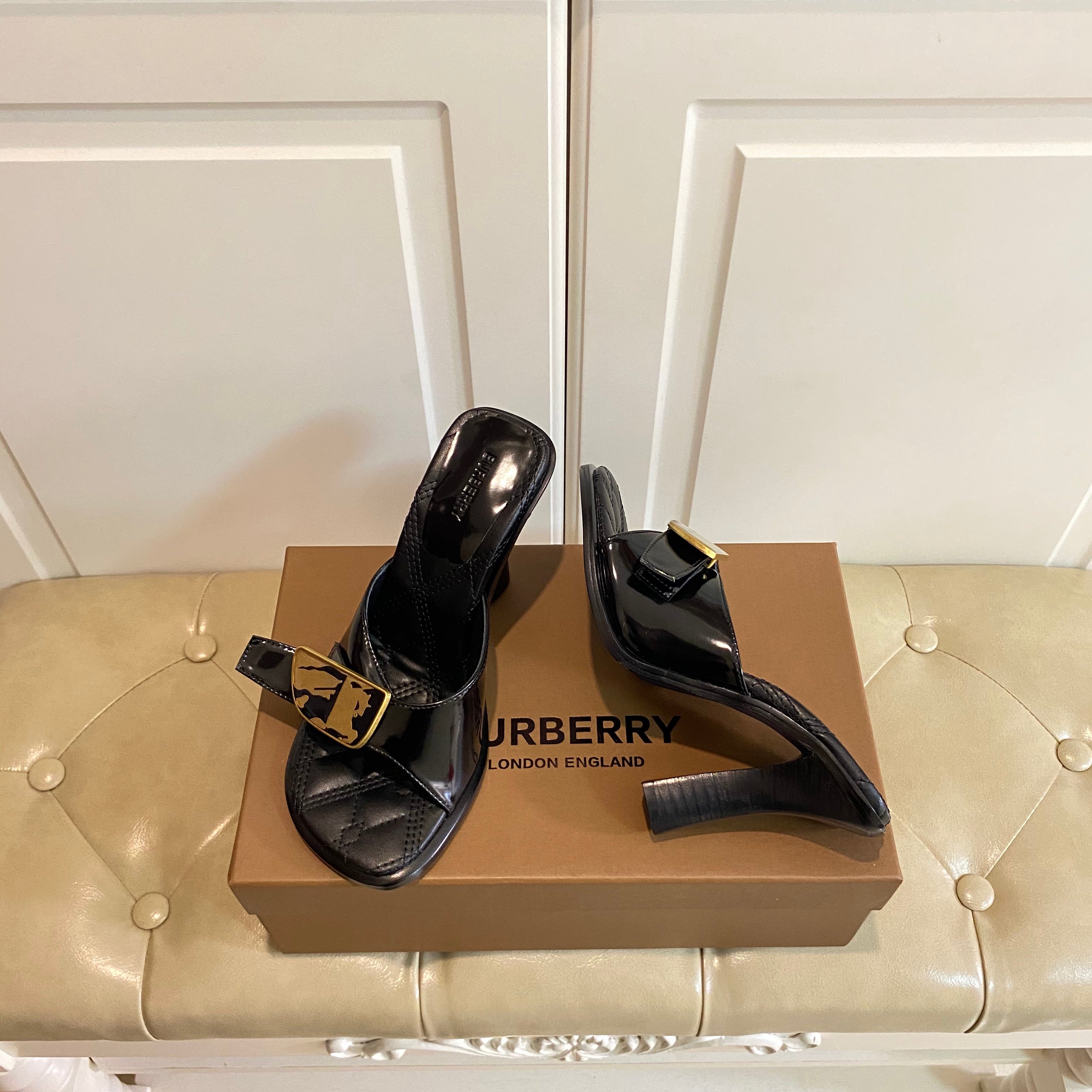 BURBERRY 26S HEELED SANDALS 100 MM IN BLACK CALFSKIN