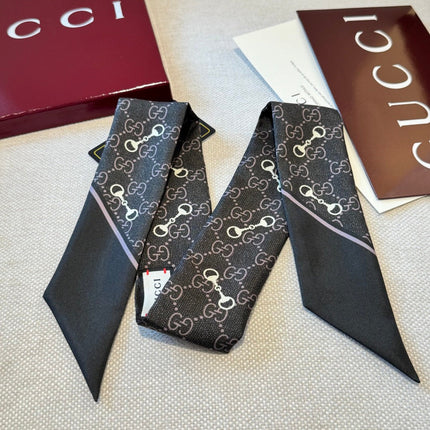 GUCCI 26S SCARF 90 IN SILK 156518