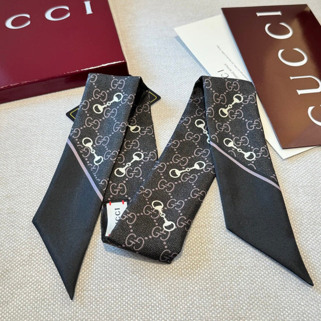GUCCI 26S SCARF 90 IN SILK 156518