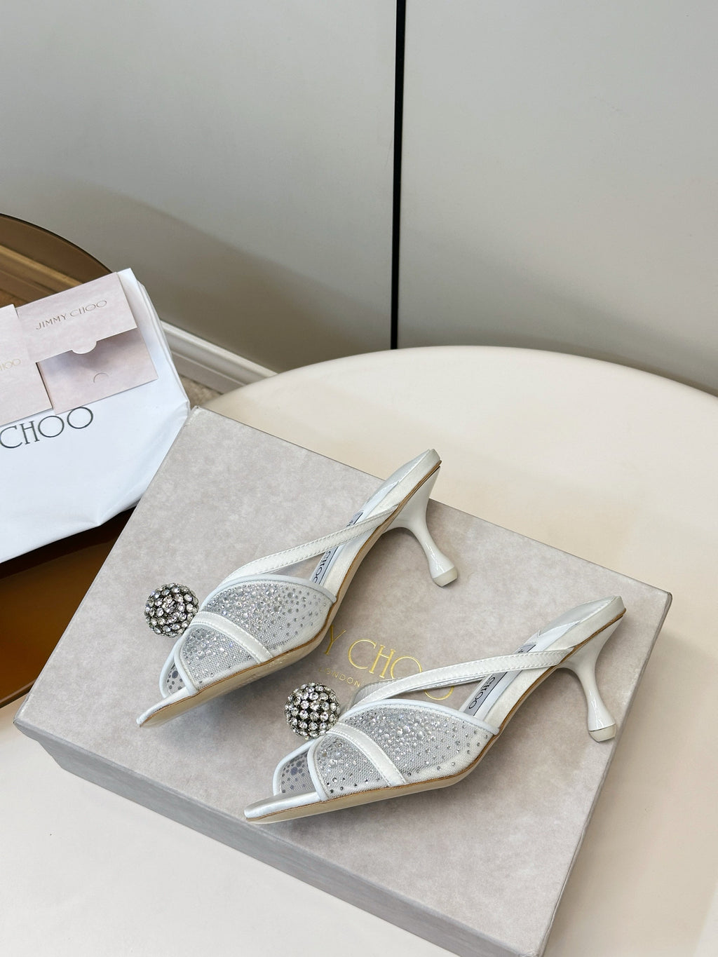 JIMMY CHOO 26S SACORA MULE 80 MM IN WHITE CRYSTAL EMBELLISHMENT
