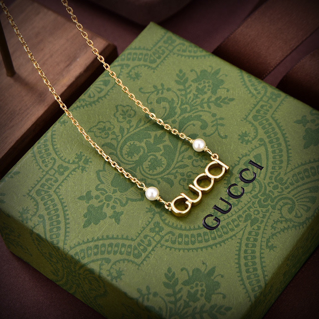 GUCCI 26S LETTER LOGO PEARL CHAIN NECKLACE IN GOLD TONE METAL