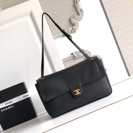 CHANEL 26S SOUPLISSIMO MAXI FLAP MEDIUM 32 IN BLACK GRAINED CALFSKIN GOLD HARDWARE