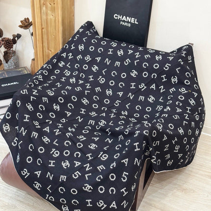 CHANEL 25S SCARF 135 CM IN CASHMERE SILK 943694