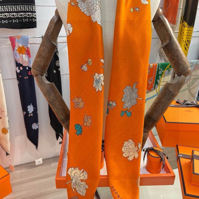 HERMES 26S SCARF 140 IN CASHMERE AND SILK 303341