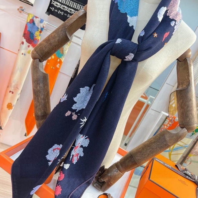 HERMES 26S SCARF 140 IN CASHMERE AND SILK 303342