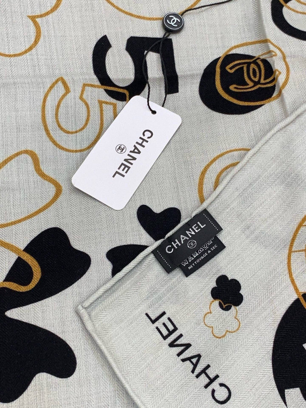 CHANEL 26S SCARF 140 IN CASHMERE AND SILK 303154