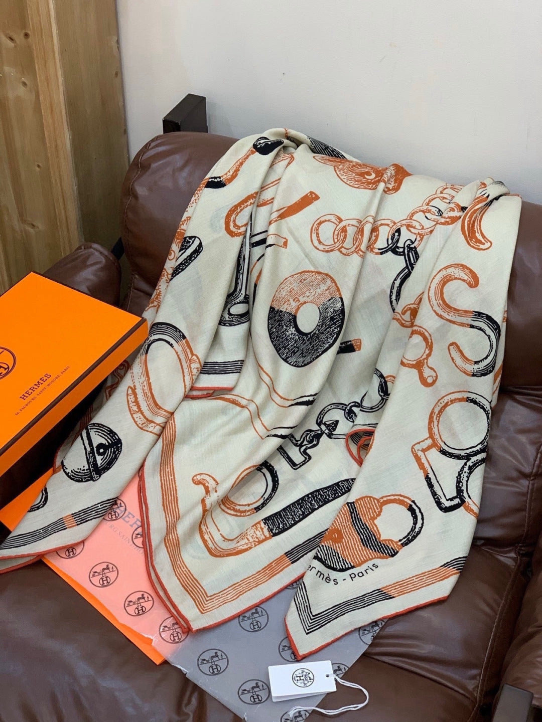 HERMES 26S SCARF 140 IN CASHMERE AND SILK 303159