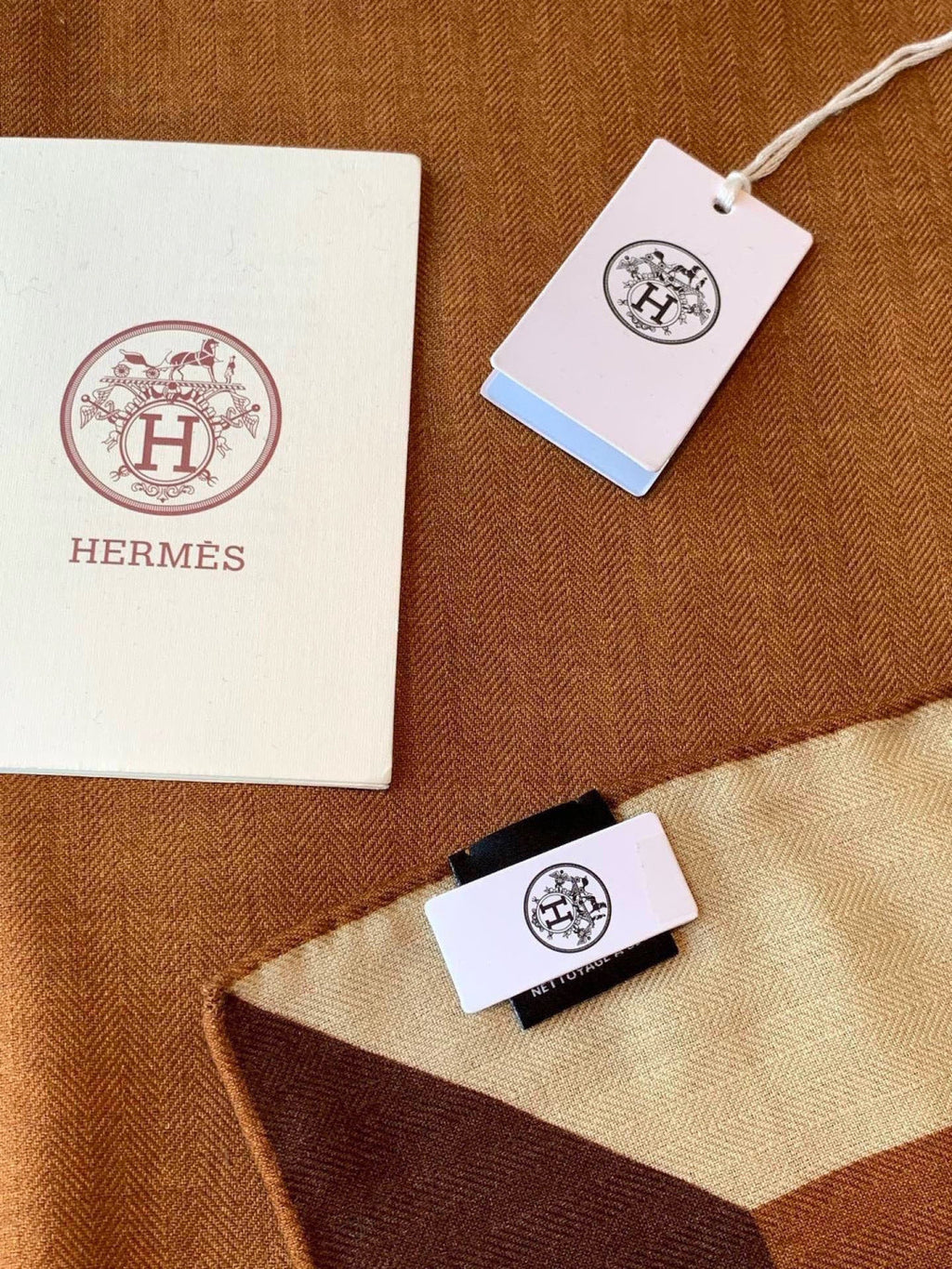 HERMES 26S SCARF 140 IN CASHMERE AND SILK 304241