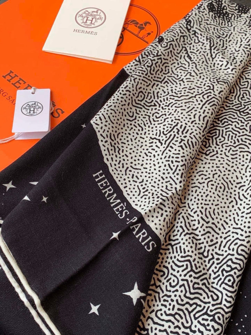 HERMES 26S SCARF 140 IN CASHMERE AND SILK 304681