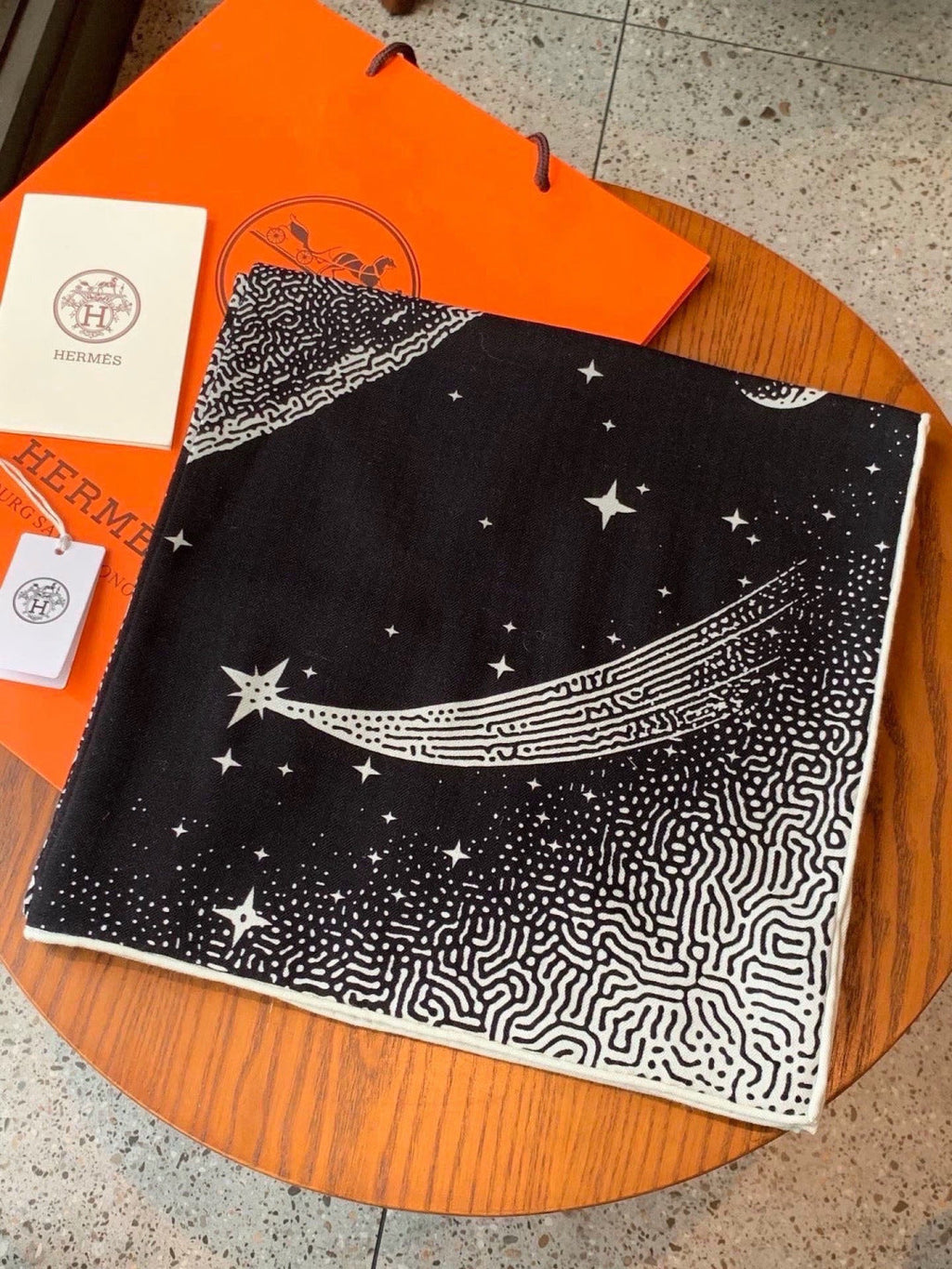 HERMES 26S SCARF 140 IN CASHMERE AND SILK 304681