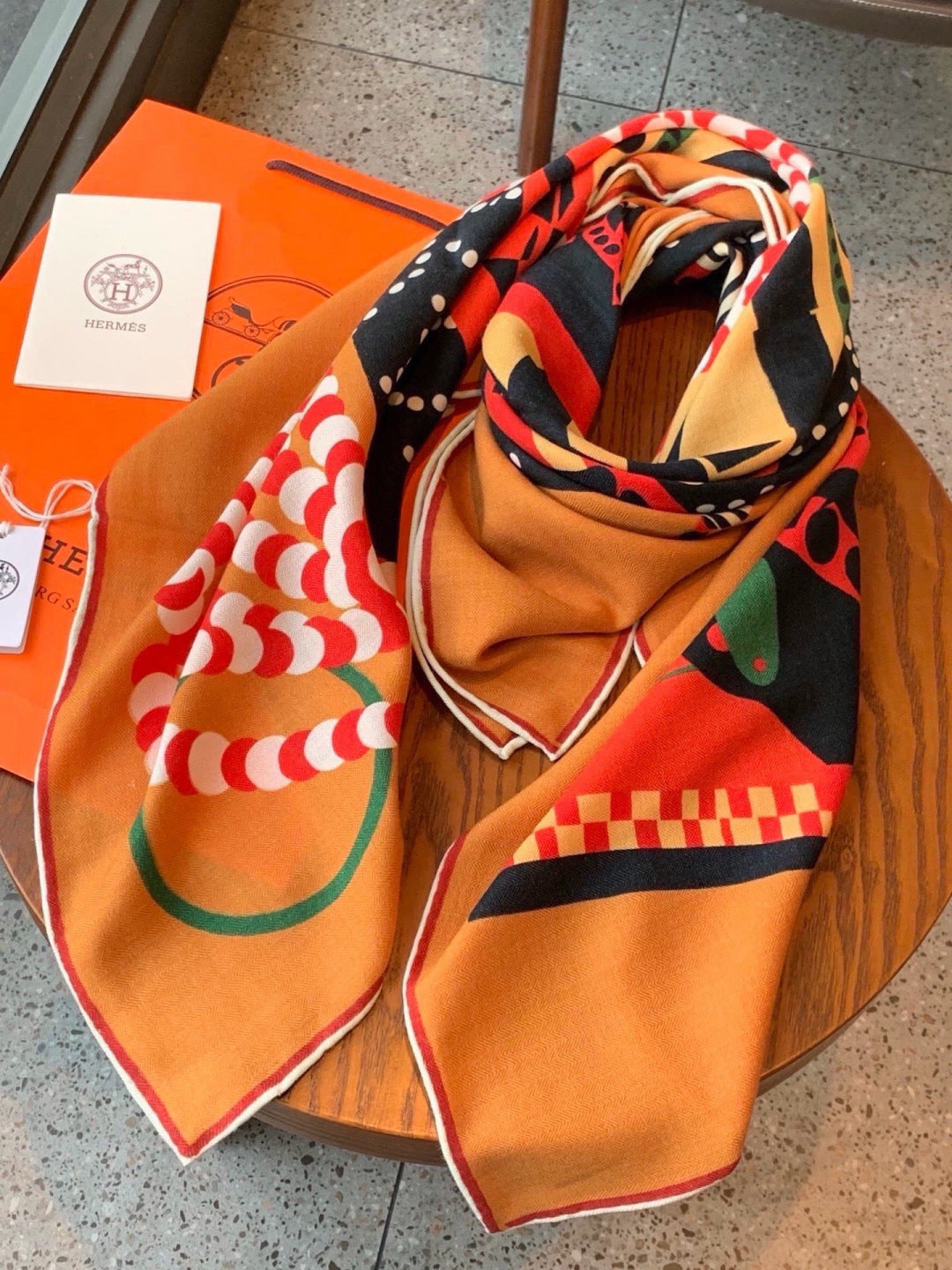 HERMES 26S SCARF 140 IN CASHMERE AND SILK 304707