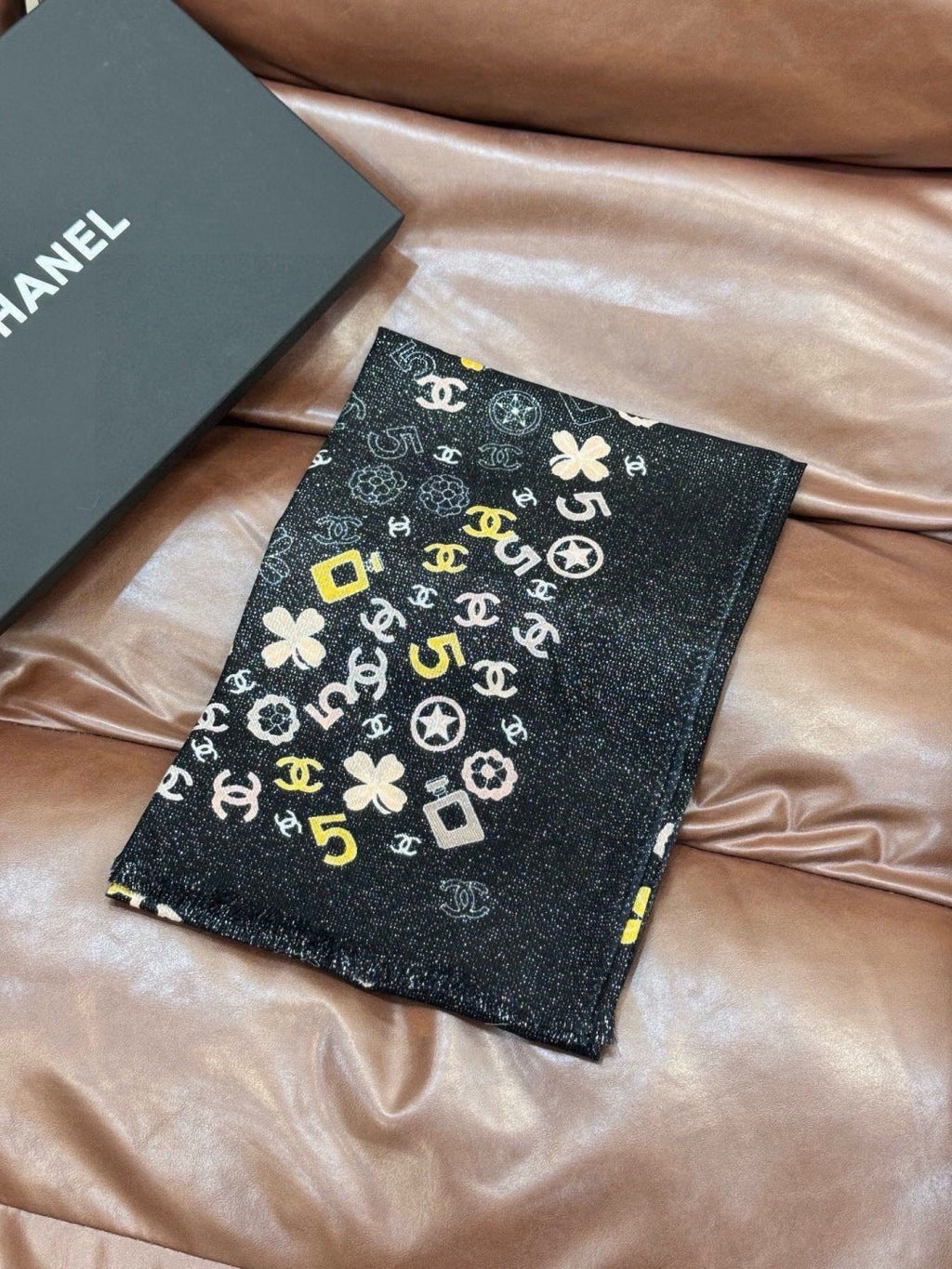 CHANEL 26S SCARF 200 IN CASHMERE AND SILK 307226