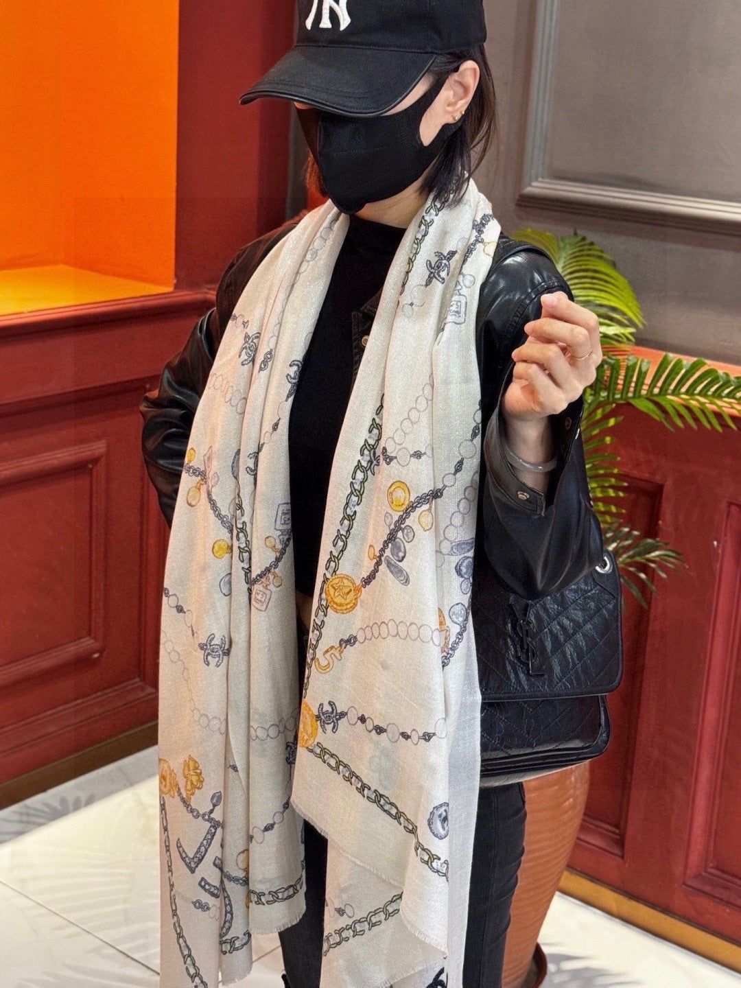 CHANEL 26S SCARF 200 IN CASHMERE AND SILK 307228