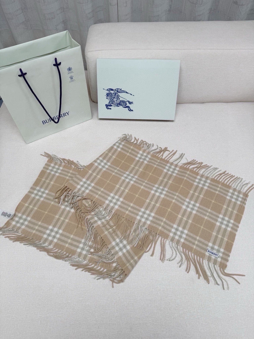 BURBERRY 26S SCARF 155CM IN CASHMERE 309947
