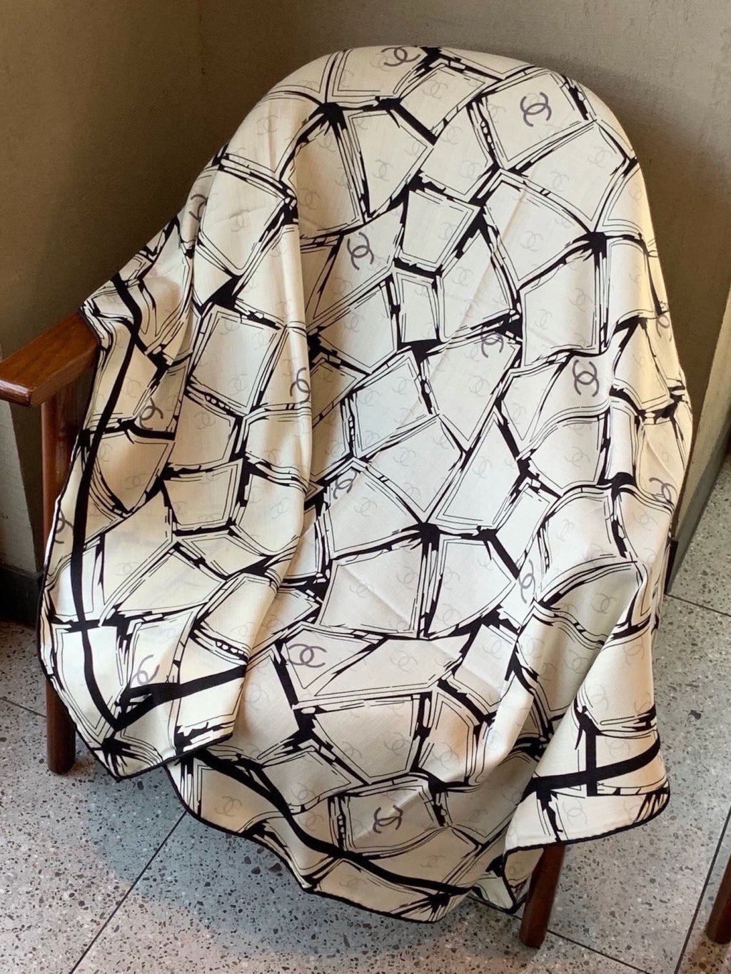 CHANEL 26S SCARF 135 IN CASHMERE AND SILK 309911