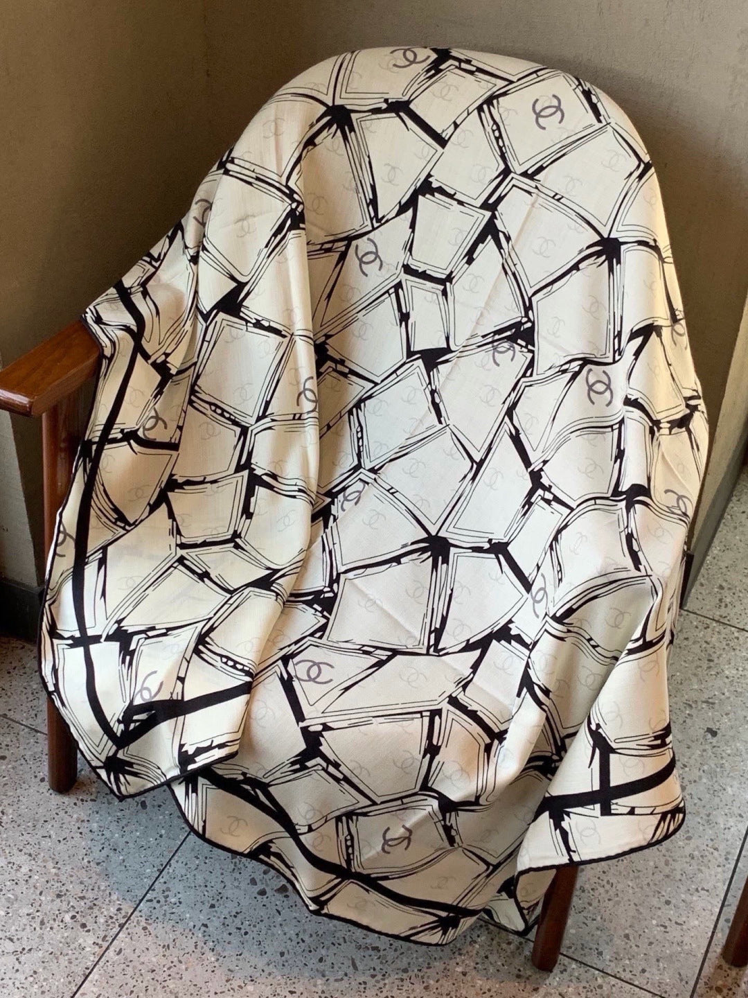 CHANEL 26S SCARF 135 IN CASHMERE AND SILK 309911