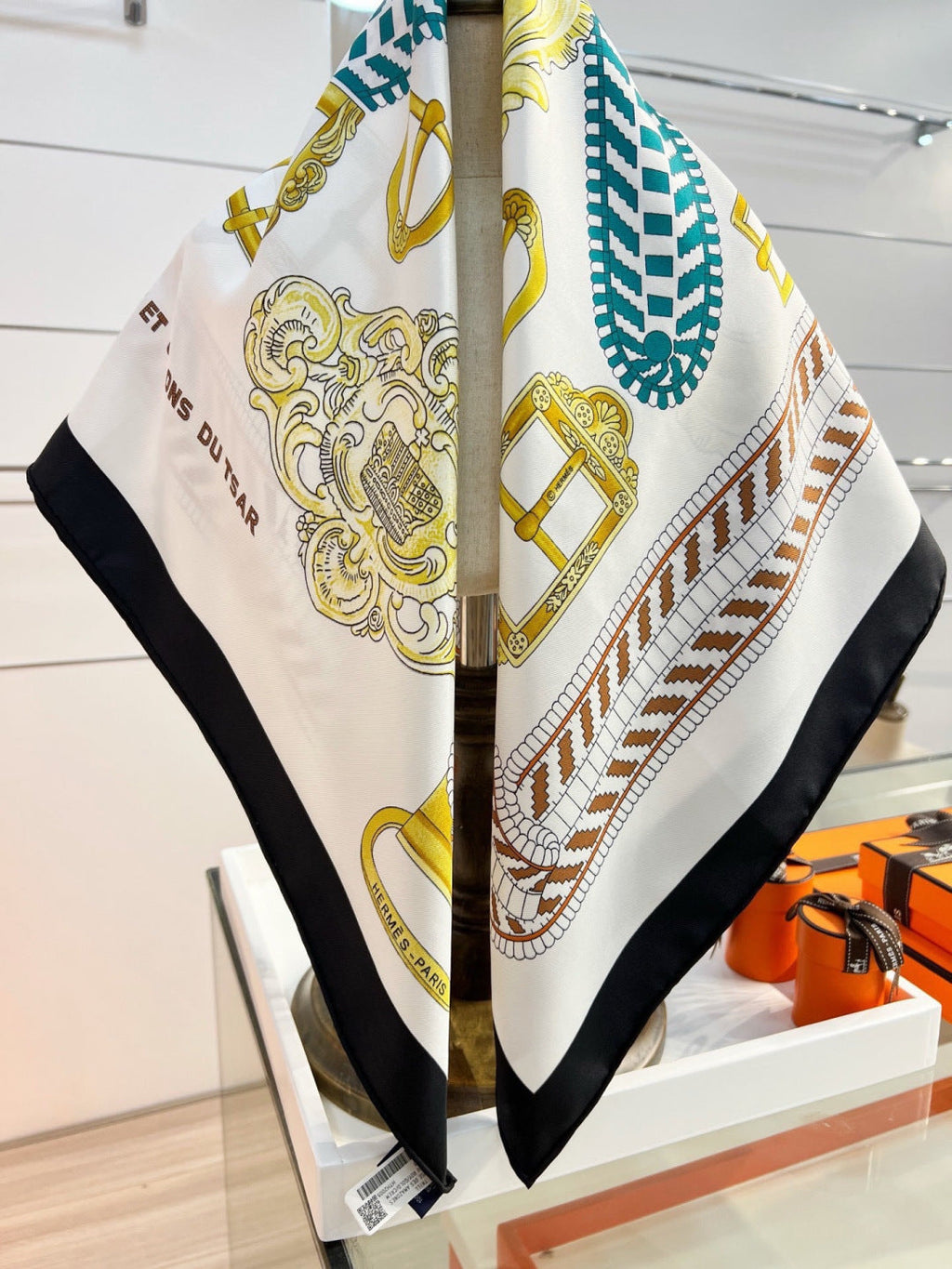 HERMES 26S PRINTED SQUARE SCARF 88 IN SILK 309939