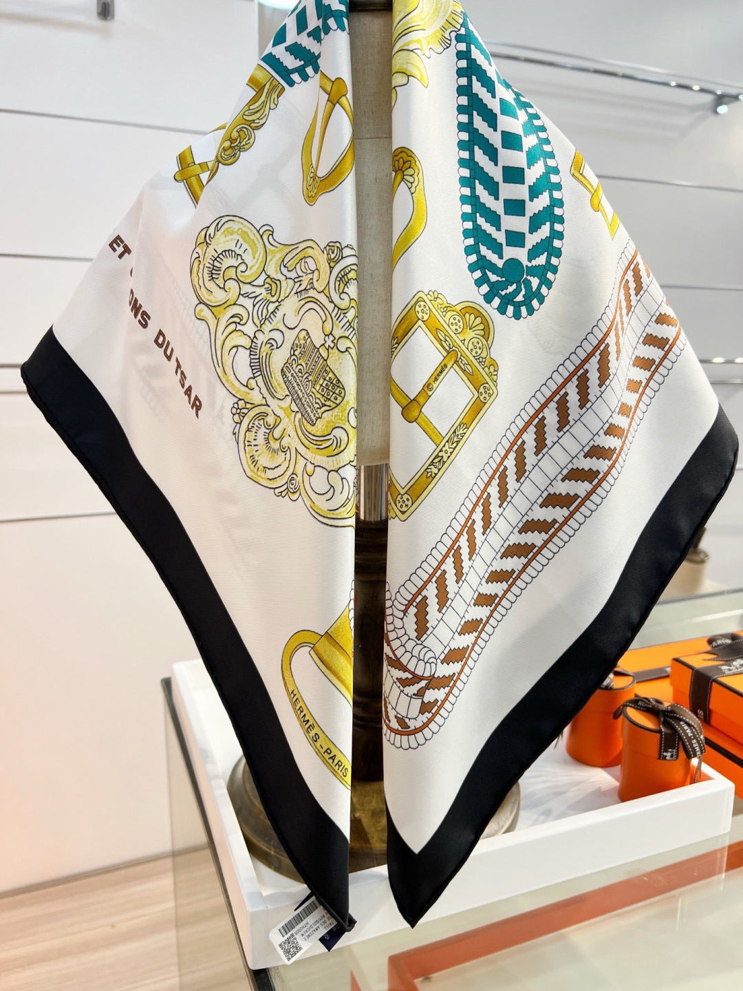 HERMES 26S PRINTED SQUARE SCARF 88 IN SILK 309939